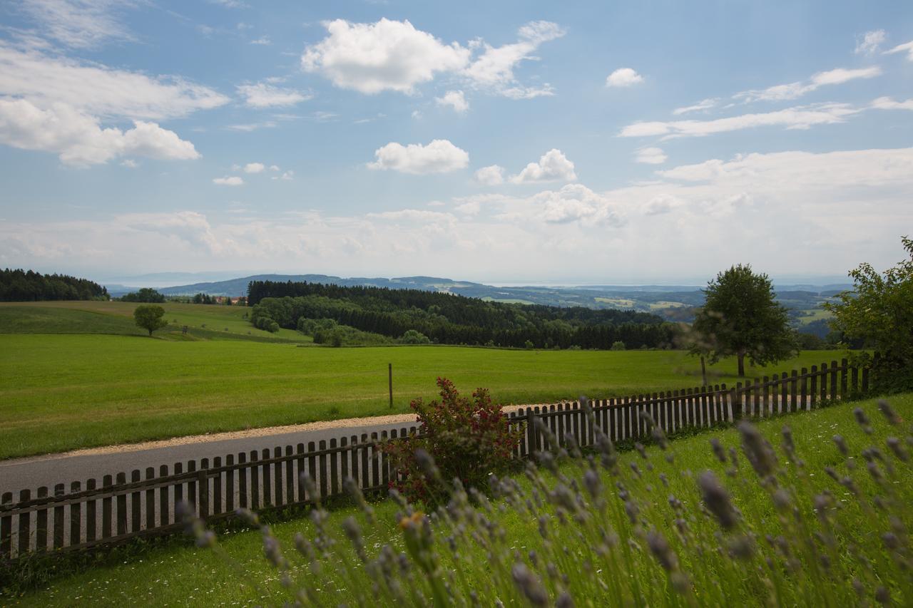 Отель Berggasthof Hoechsten Illmensee Экстерьер фото